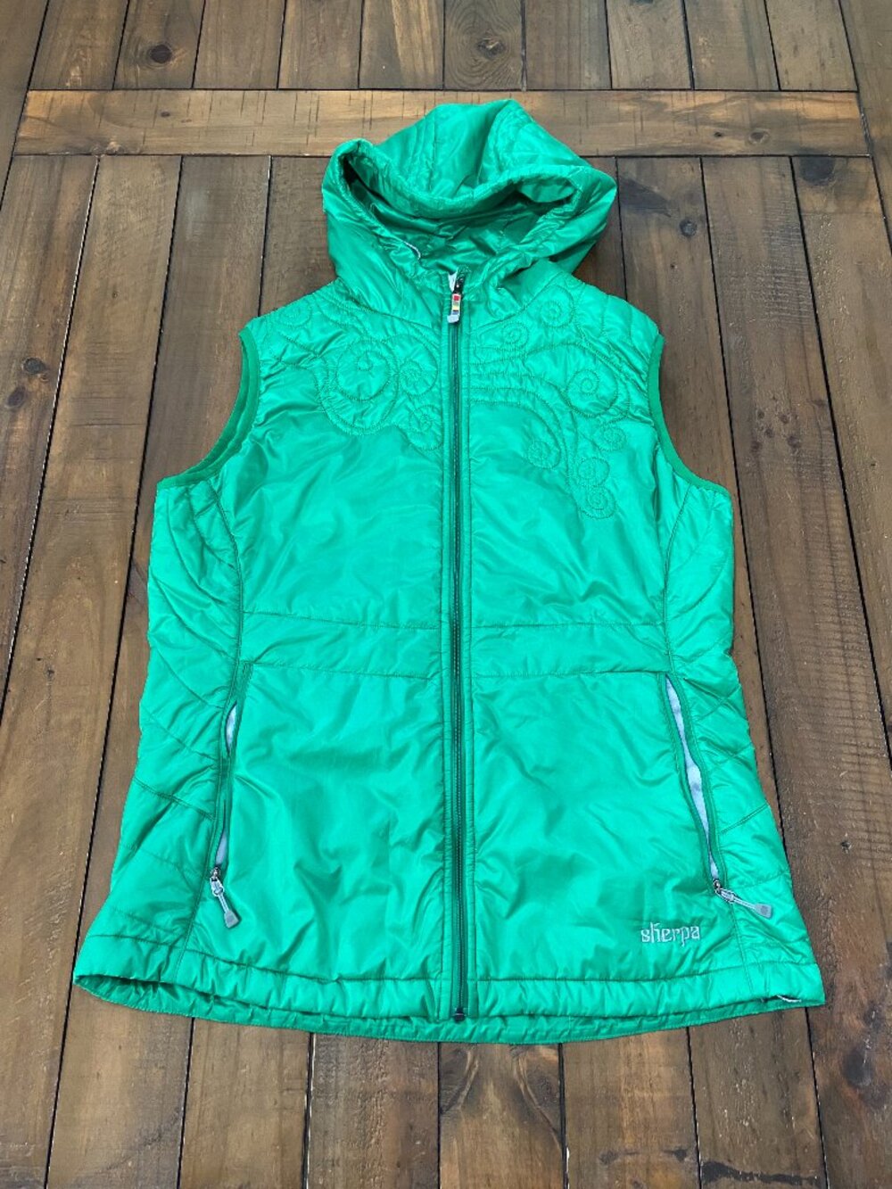 Sherpa Adventure Gear Green Hooded Puffer Vest L